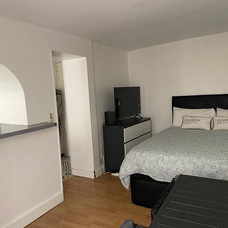 Tres Bel Appartement Montmartre ปารีส ภายนอก รูปภาพ