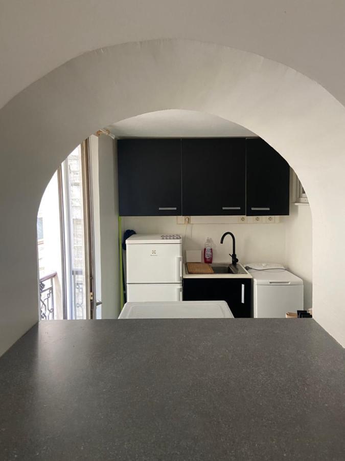 Tres Bel Appartement Montmartre ปารีส ภายนอก รูปภาพ