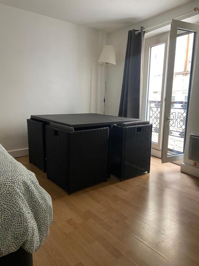 Tres Bel Appartement Montmartre ปารีส ภายนอก รูปภาพ