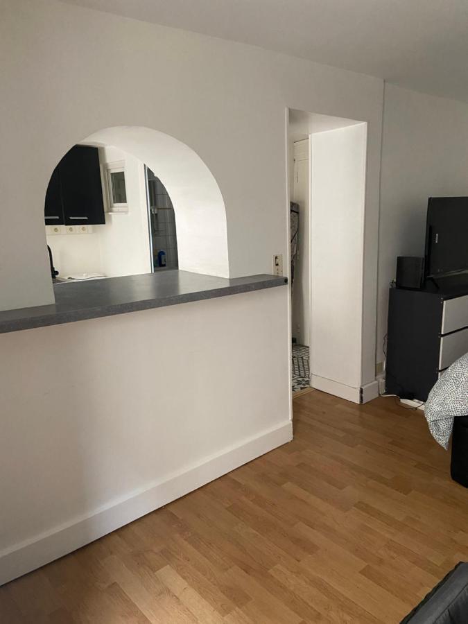 Tres Bel Appartement Montmartre ปารีส ภายนอก รูปภาพ