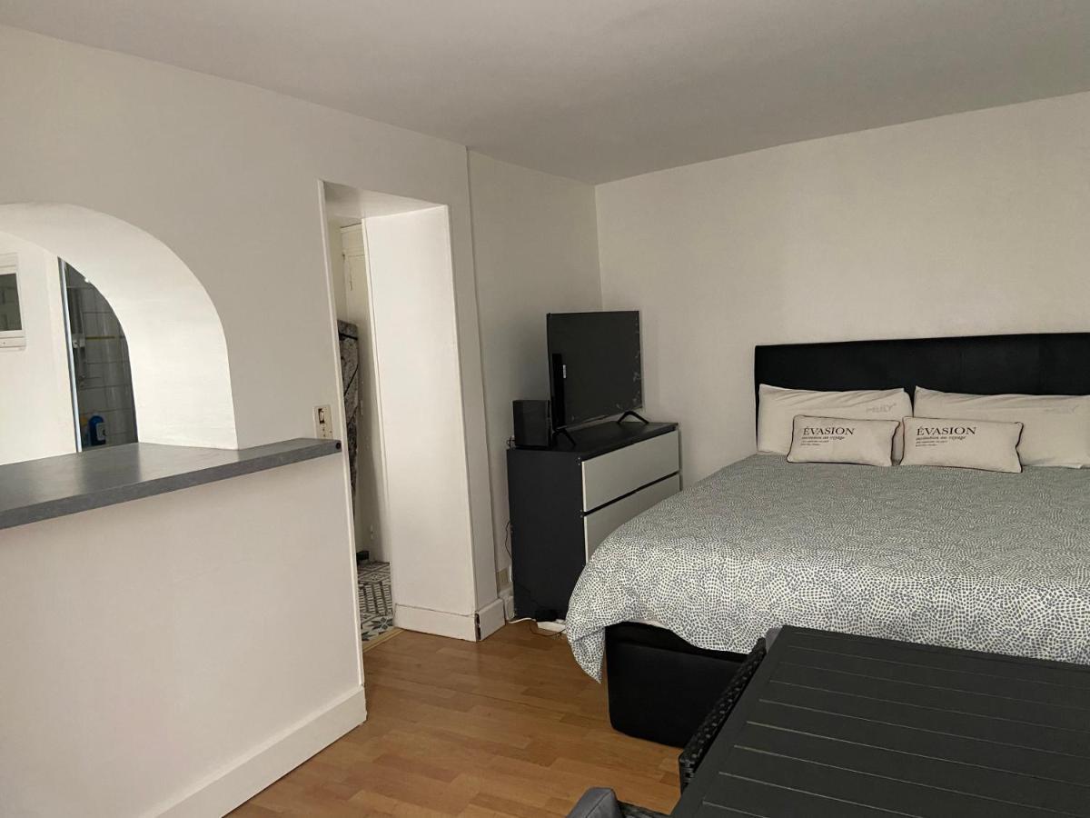 Tres Bel Appartement Montmartre ปารีส ภายนอก รูปภาพ